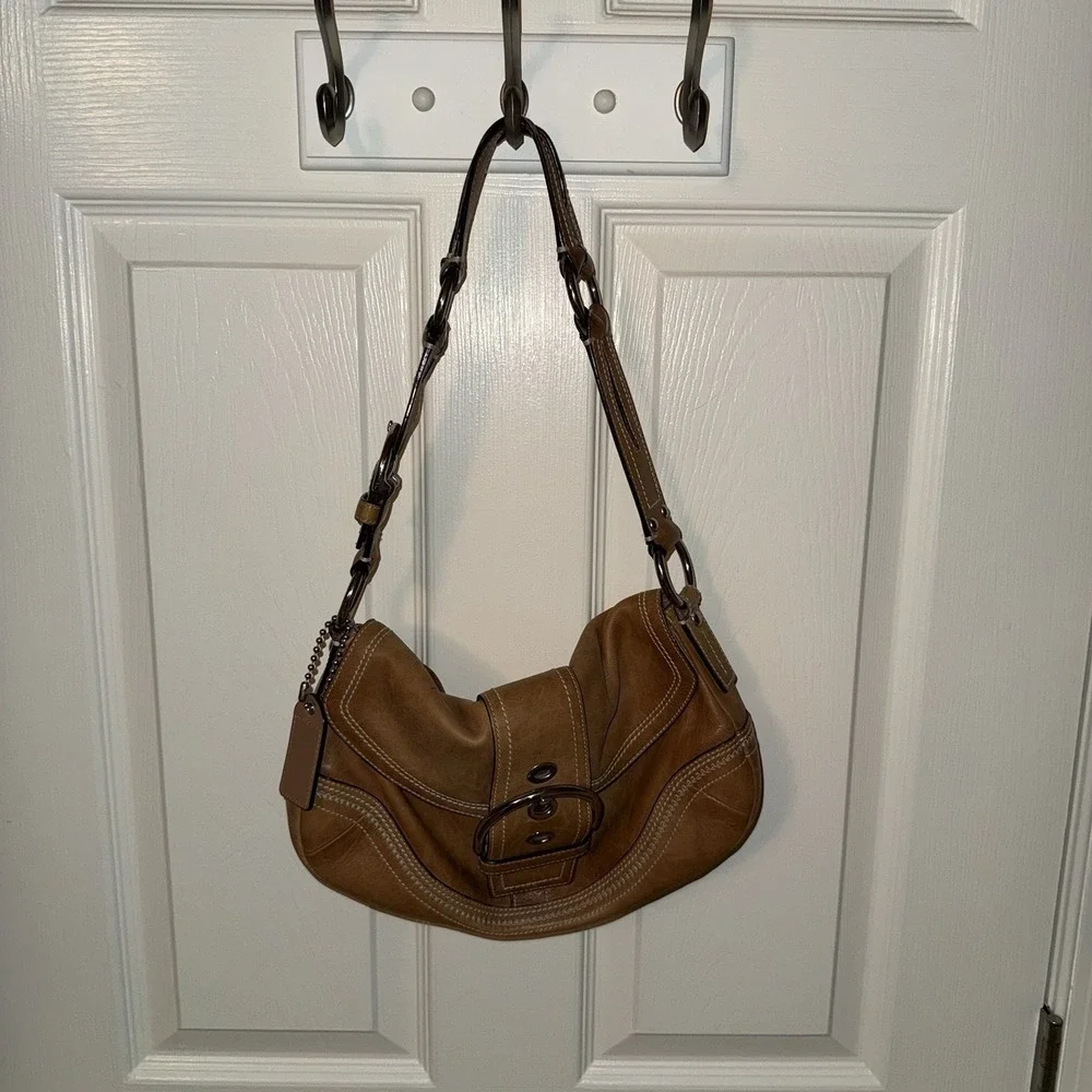 Vintage Coach British Tan Brown Soho Leather Buckle Shoulder Bag Purse 10578